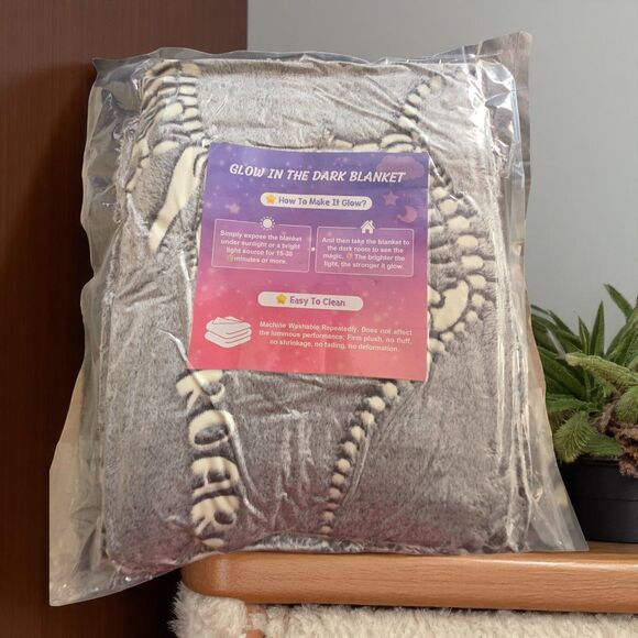 Gray Blanket Flannel 50"x60" Soft Cozy Throw for Kids - Picture 7 of 16